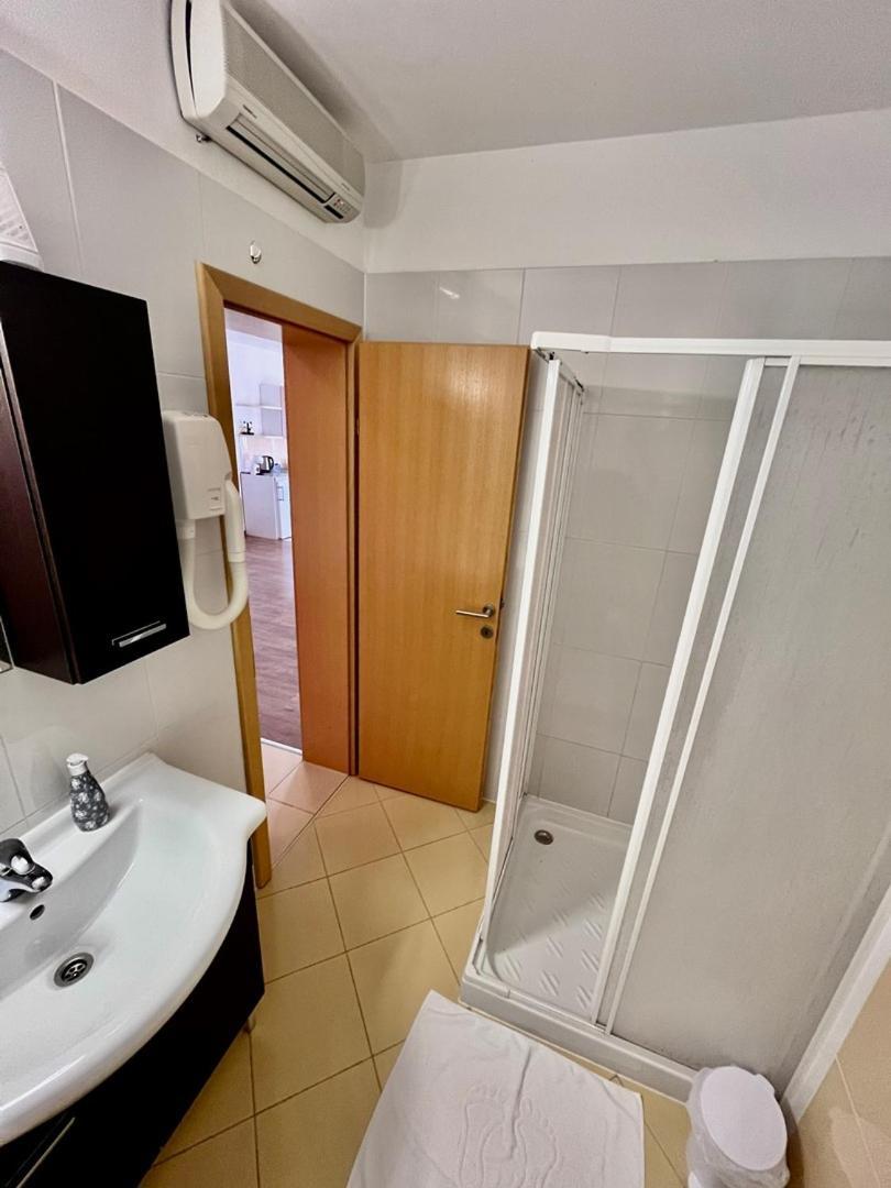 פורץ Fineda Grande Apartments מראה חיצוני תמונה